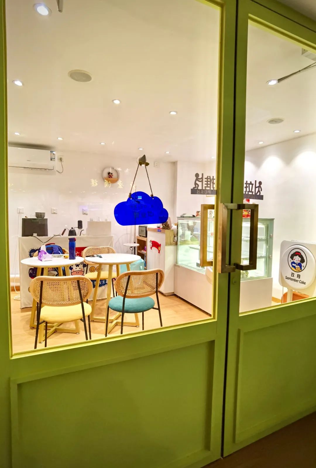 粤城人物：三次搬迁！广州越秀这家甜点店，老板娘1人撑住全部