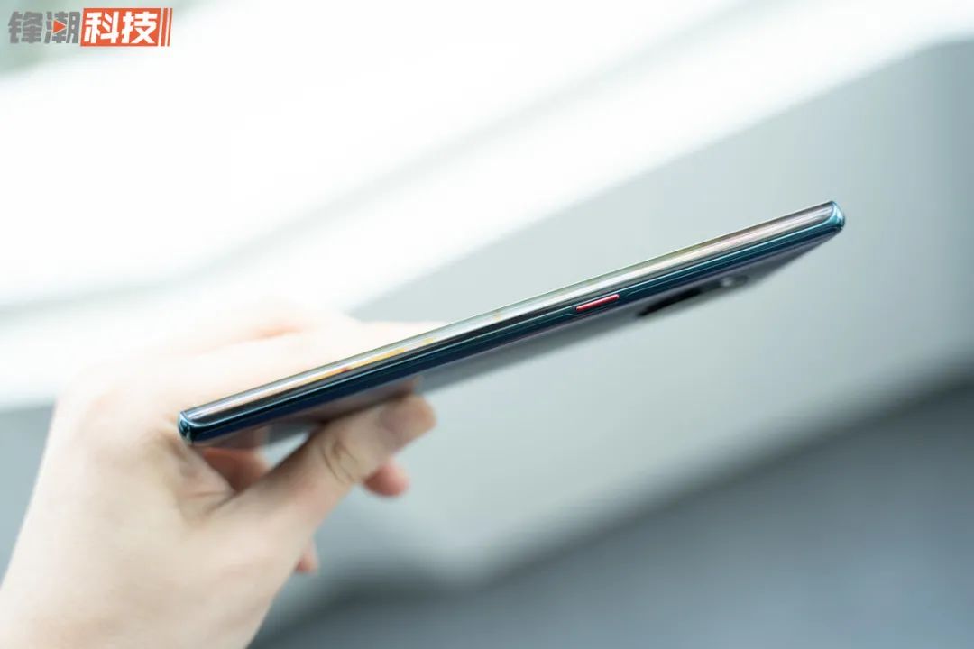 手机曲面屏有哪些优点和缺点,手机为啥不流行曲面屏了