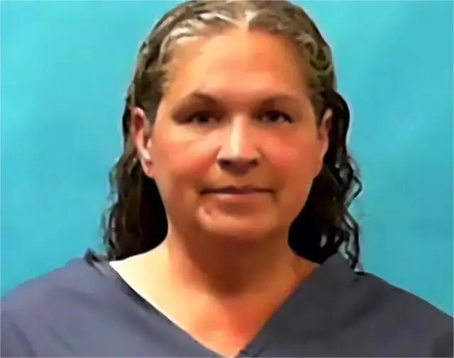 2006年，美国黑人小伙喜中3000万彩票，3年后尸体在水泥中被发现