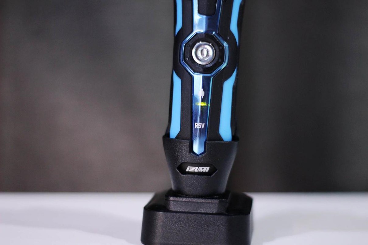 修剃一体、防水耐用的4刀头高性价比之选:IZUMI750剃须刀