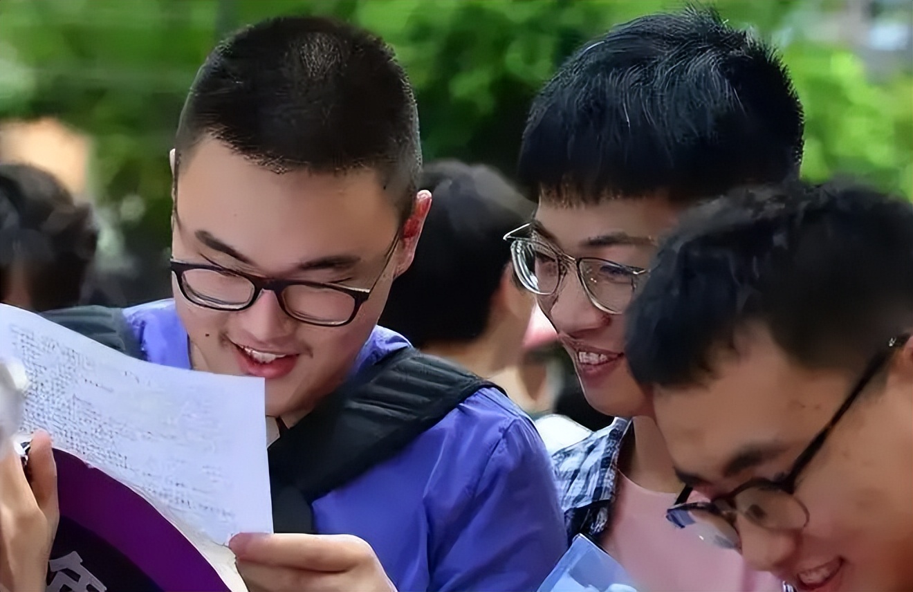 外甥在我家吃住8年，女儿结婚收到他的随礼，让我看懂了人性