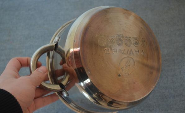 不锈钢锅上的黄渍拿什么能洗掉,怎样去除不锈钢锅的黄渍