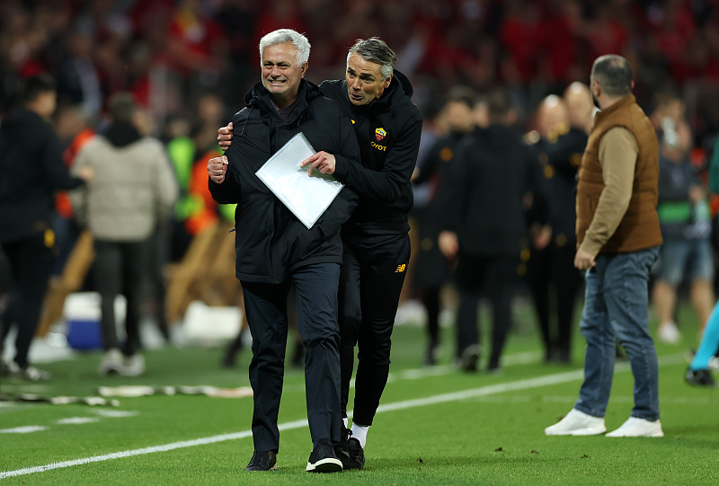 穆里尼奥欧联杯vs药厂,罗马输球穆里尼奥现场总结经验