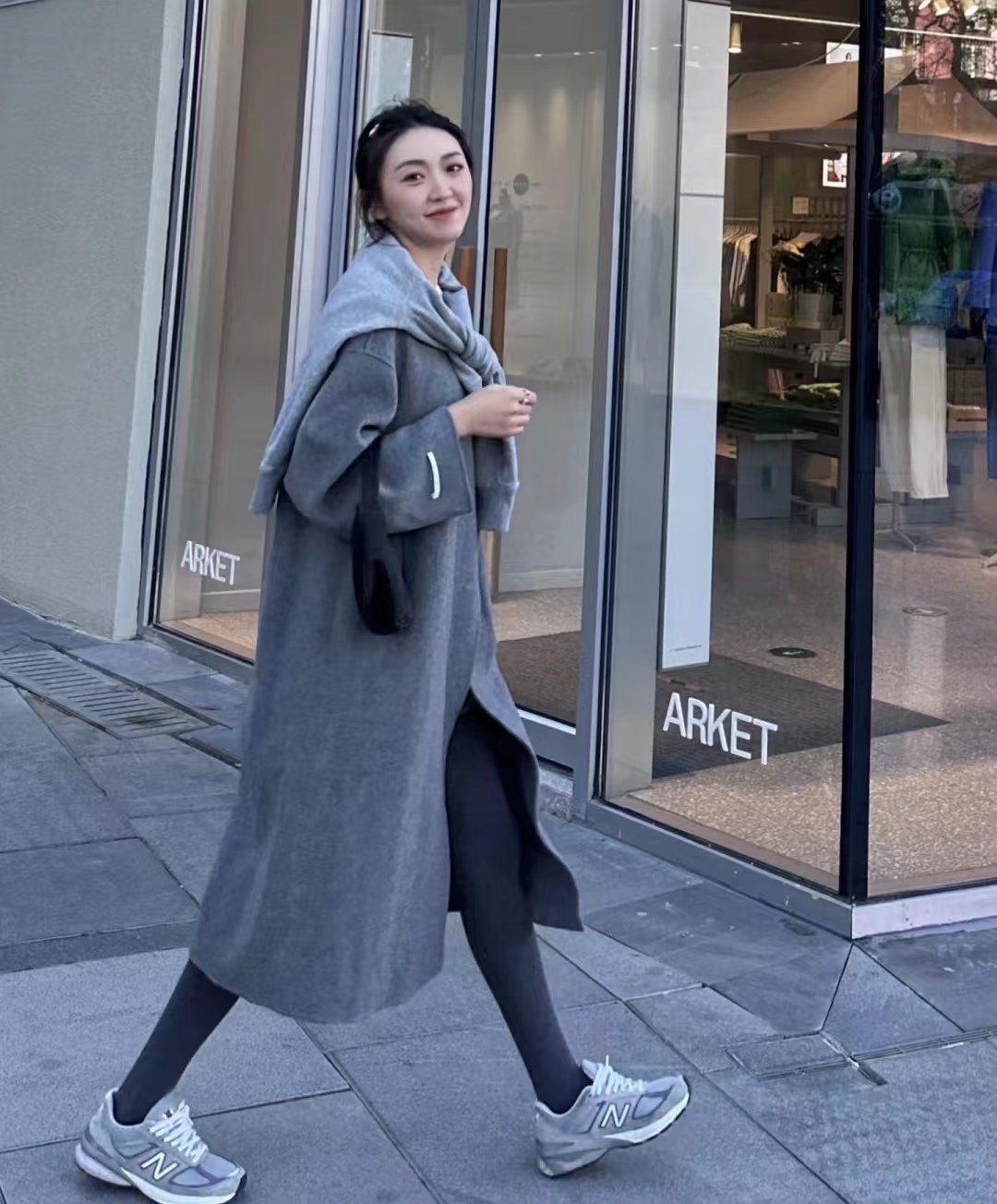 中款深灰色大衣怎么搭配好看,maxmaralabbro灰色大衣