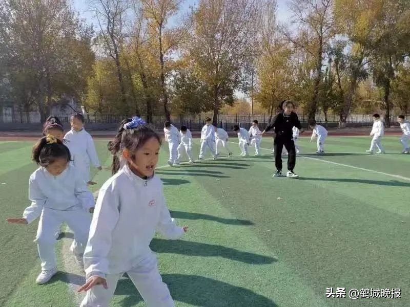 给中小学学生减负,给中小学校减负