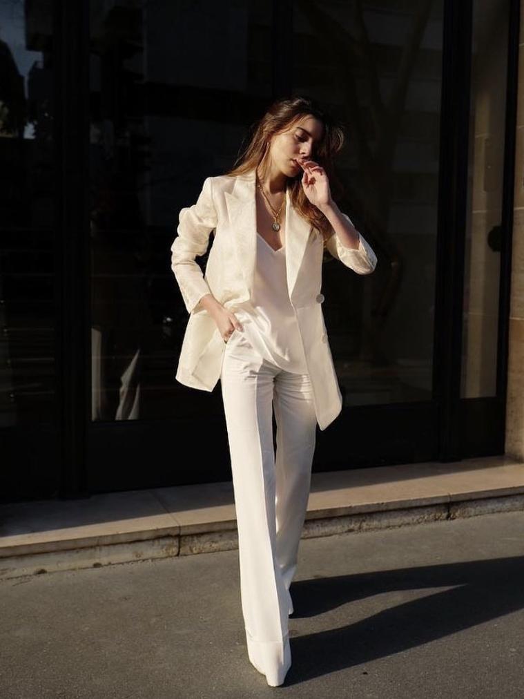 白色西装怎么穿出很飒的感觉,秋冬款米白西装怎么搭配高级感