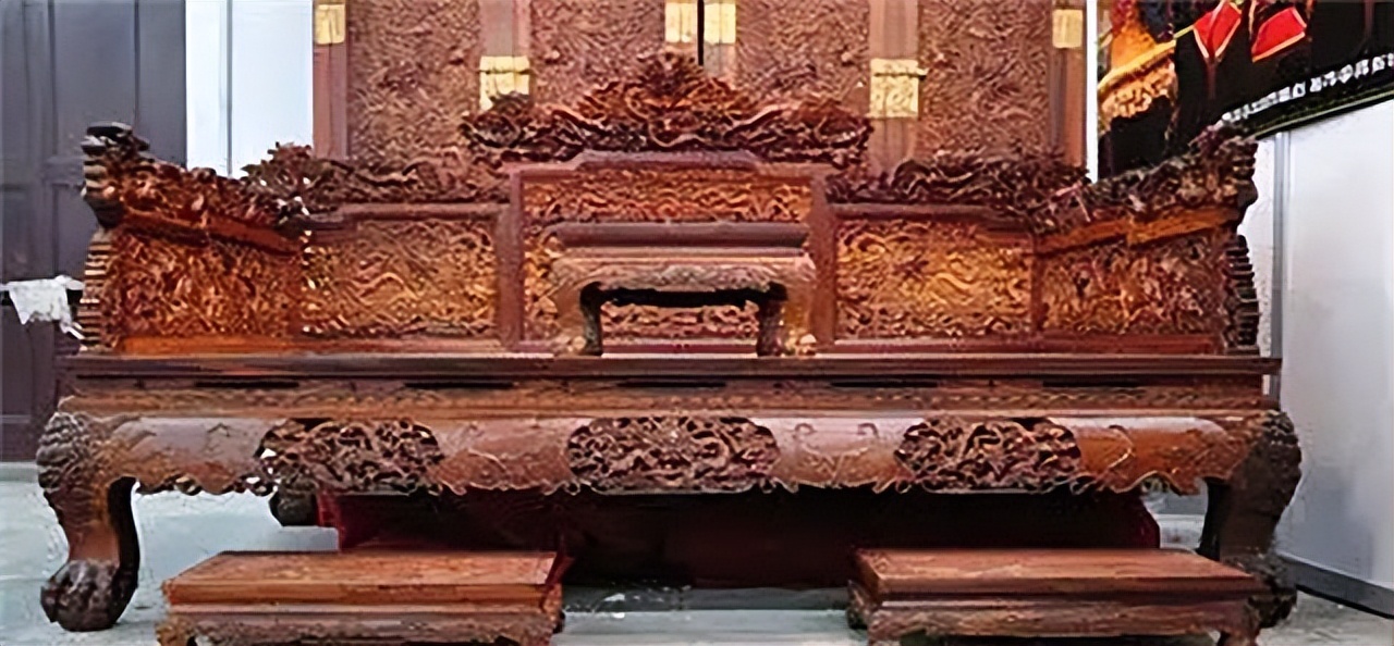 07年清宫3吨重“龙床”现身,专家称来历不简单,收藏者:5亿就卖