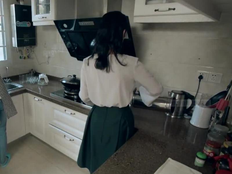 大连男子负债照顾植物人女友,大连男子不离不弃救助植物人女友