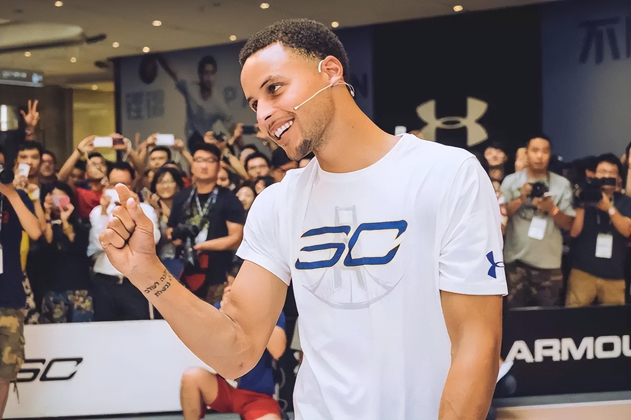 姚明评价库里现状,被看不起的篮球巨星