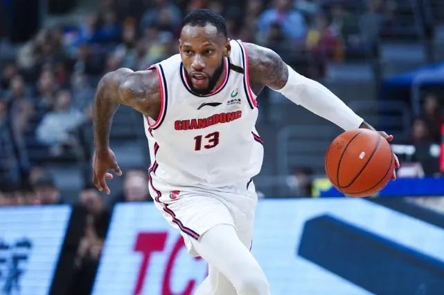 旅美小将中国人,广东队感谢威姆斯做出的贡献图文