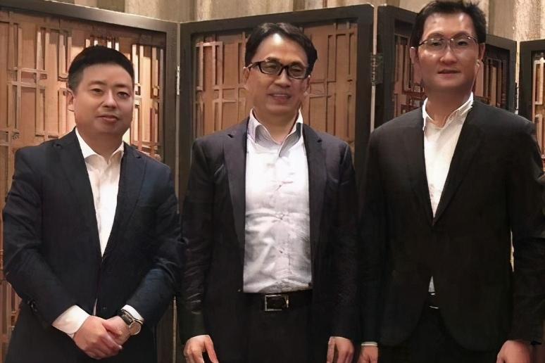 从学渣到投资大神,回报率比巴菲特还高,5000亿资产如今巨亏裁员