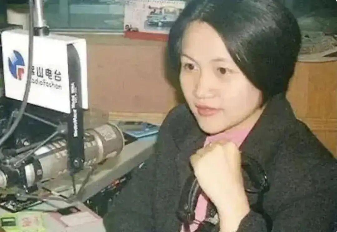 邱静的《今夜情为证》曾是无数打工一族的心灵鸡汤，她近况如何？