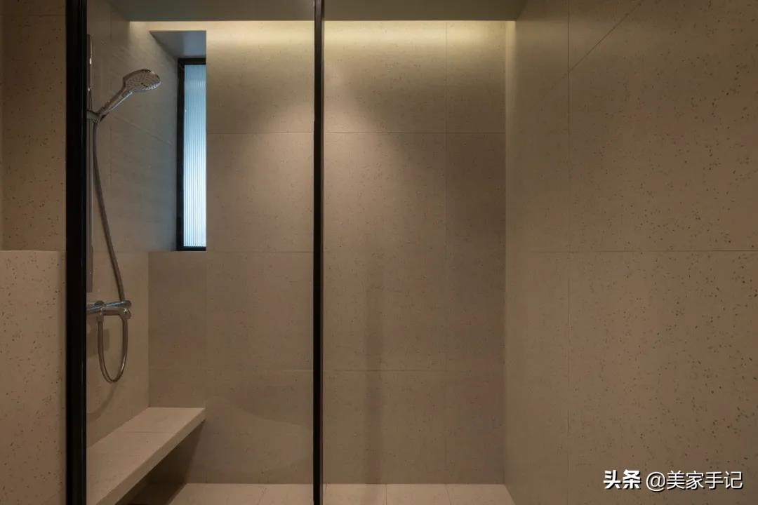 成都164㎡的小屋火了，仅凭一个玄关就圈粉无数，家居氛围太棒了