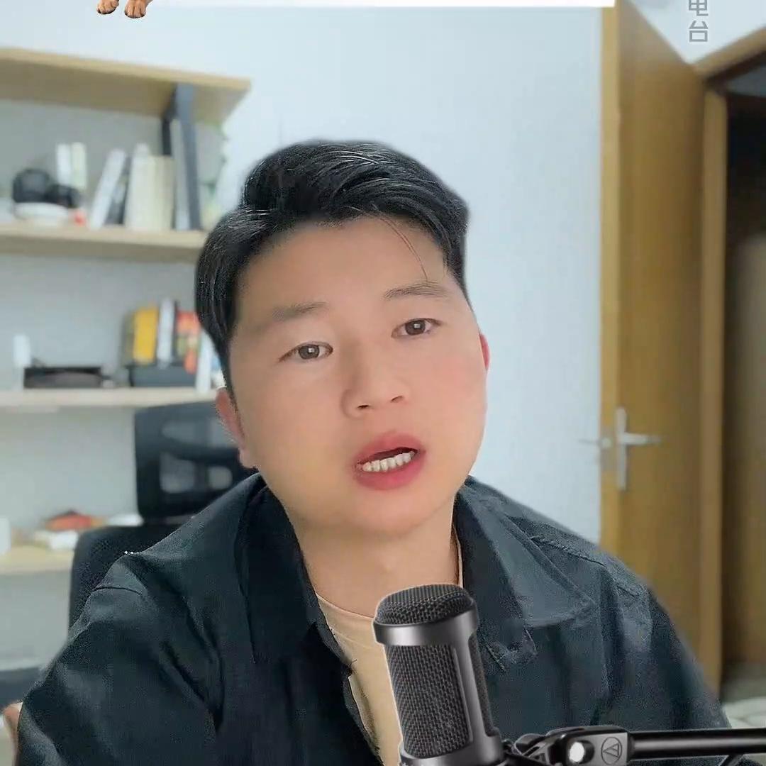 为什么狗狗会喜欢咬自己尾巴,狗狗为什么老是喜欢咬它的尾巴