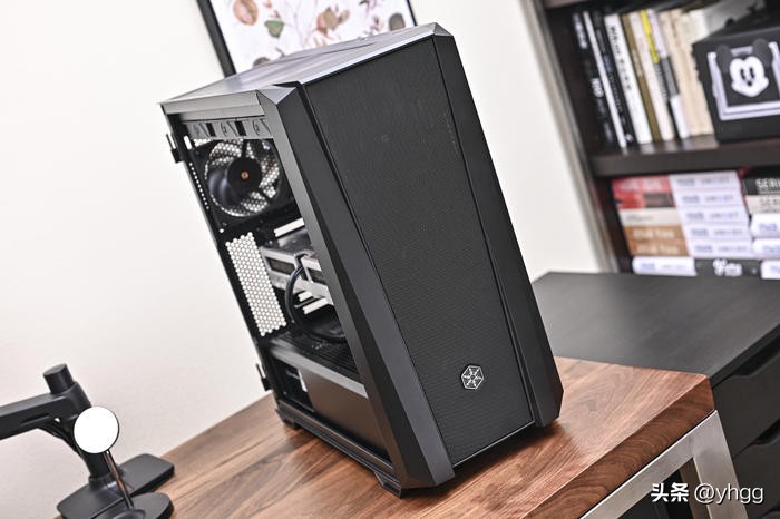 低调实用中塔——ROGZ690HERO+影驰4070Ti+银欣FARAB2装机展示