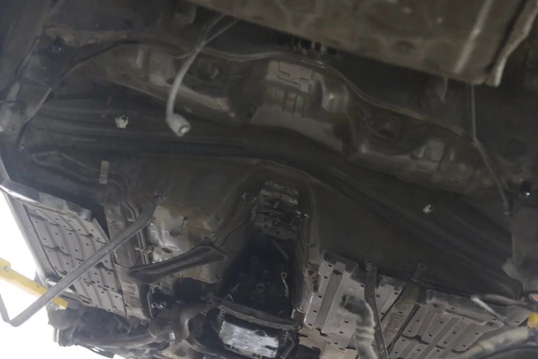 大哥12万买2005年售价100万的凌志LS430，含泪又花10万翻新才能开