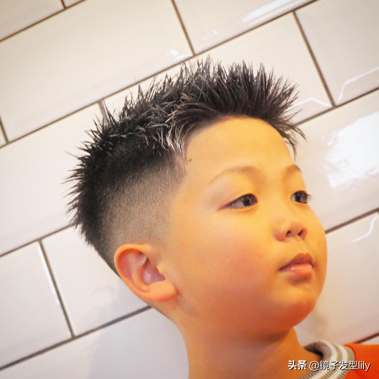 最酷的小男孩发型实图长发,简单好看的小男孩发型设计图