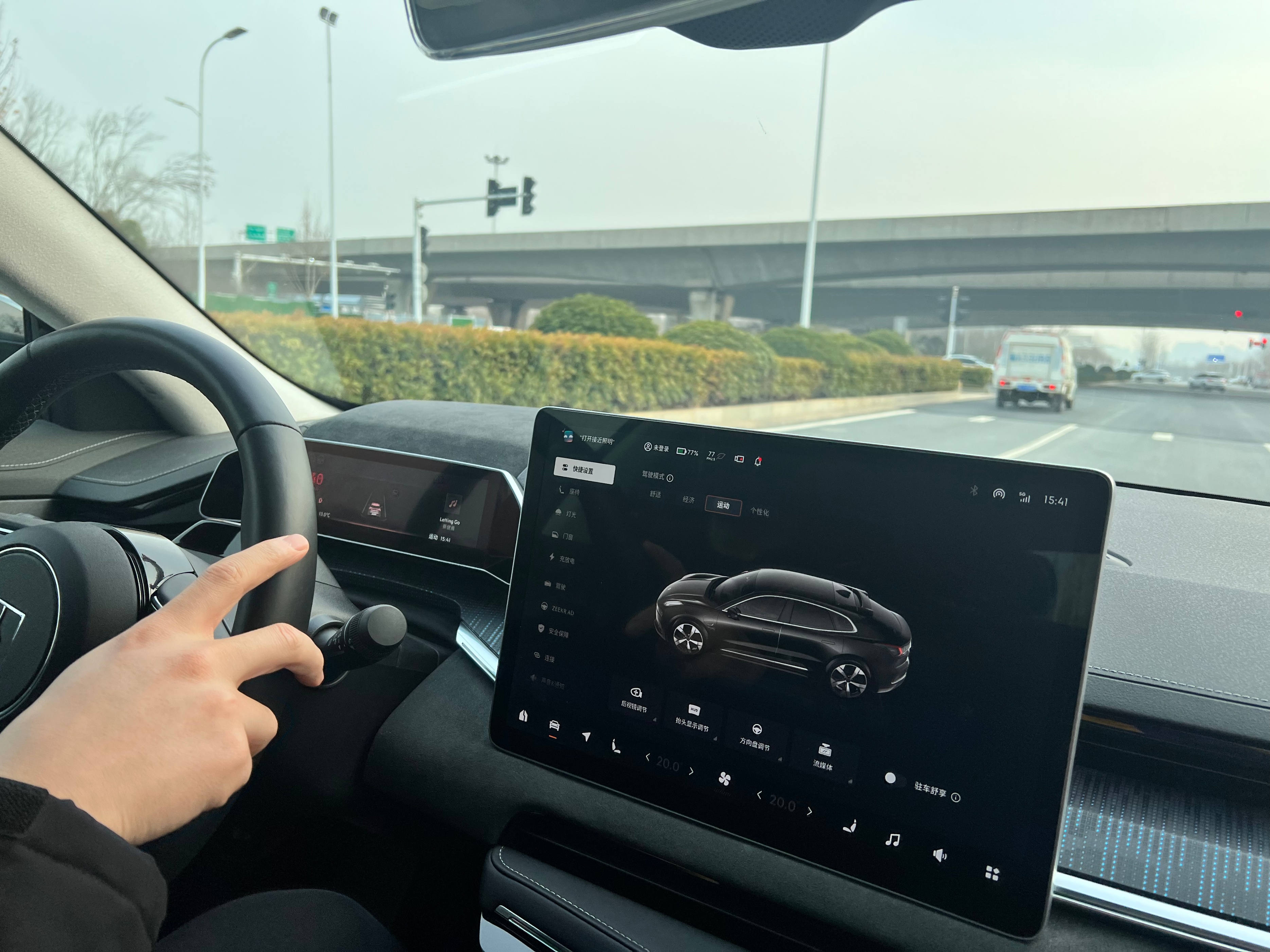 上海蔚来试驾车撞人致1死1伤,上海蔚来试驾车事故