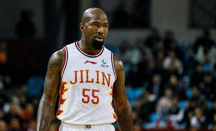 琼斯砍下cba史上首个60+三双,得分篮板助攻抢断