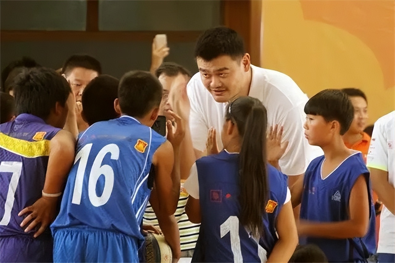 姚明一家三代近照,姚明个人资料及父母