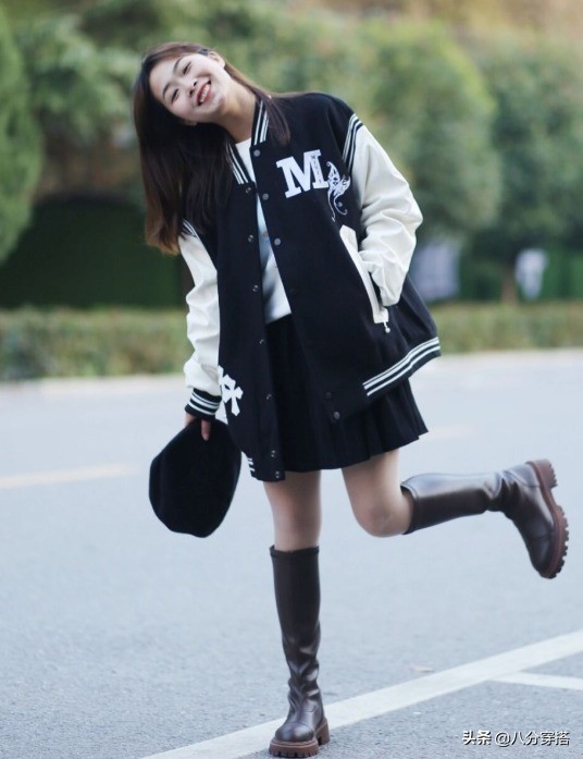 黑色羽绒服如何穿搭既时尚又减龄,天冷了不要再穿去年的旧衣服了