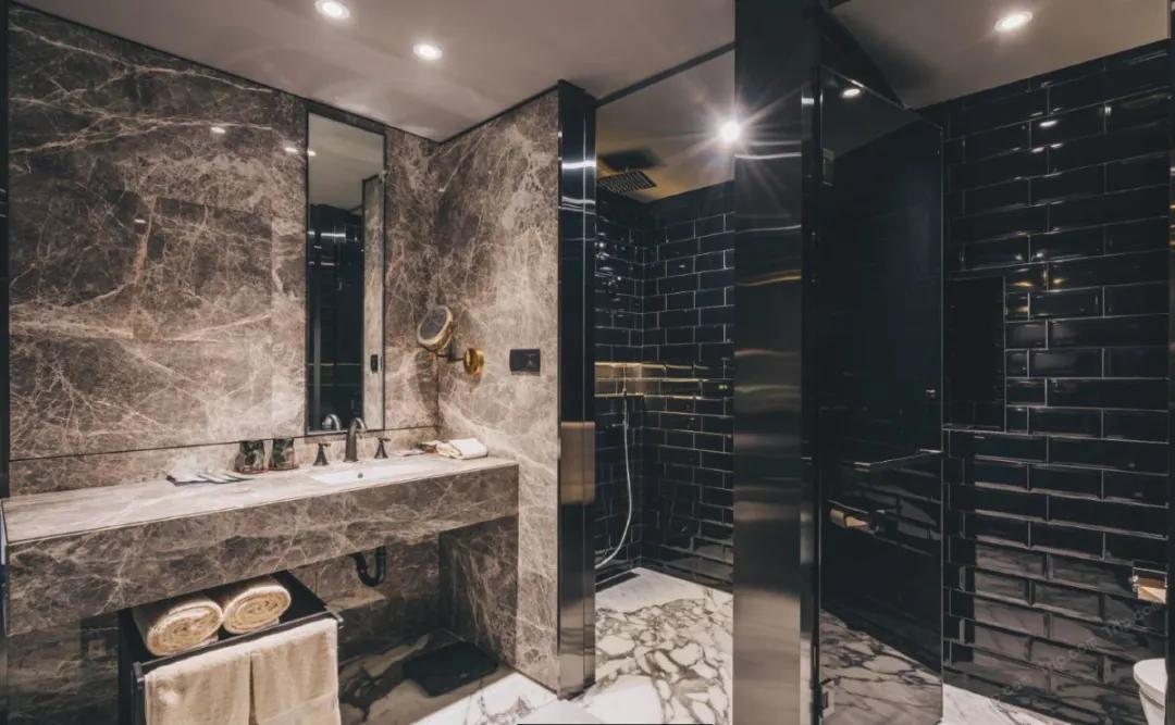 魔都“戏精”酒店，睡进莎士比亚的笔下看沉浸式神剧SleepNoMore