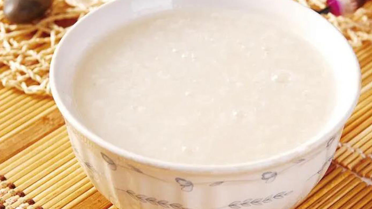 确诊新冠咽痛吃什么,感染新冠嗓子痛喝热水还是冷水