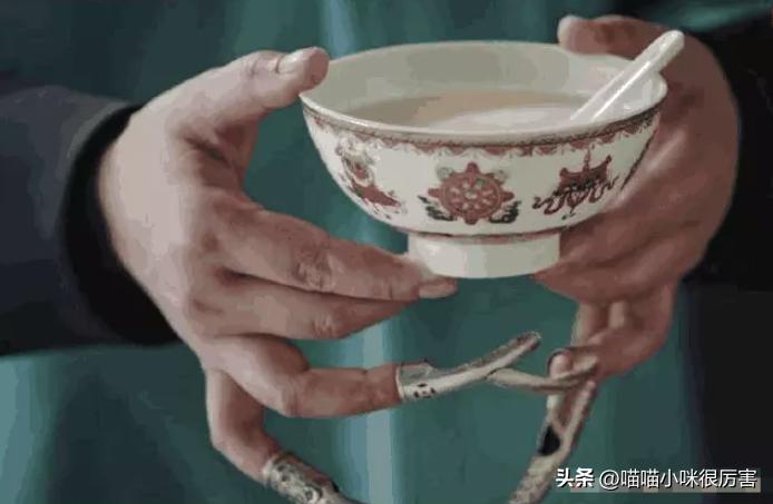 短粗手的女明星,粗短手女星