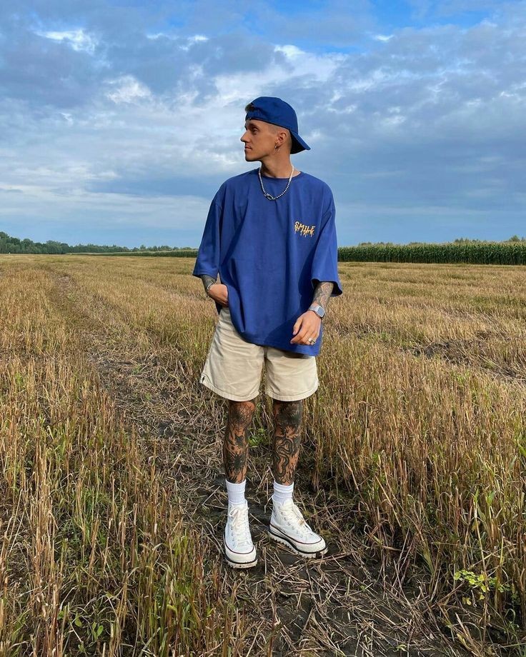 男士夏天t恤紧身好还是宽松点好,夏男运动t恤紧身好还是宽松好