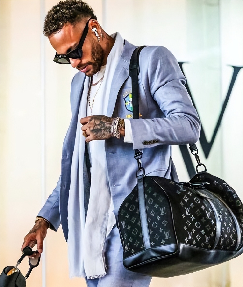 内马尔的帅气彩虹过人,内马尔俊朗的外表