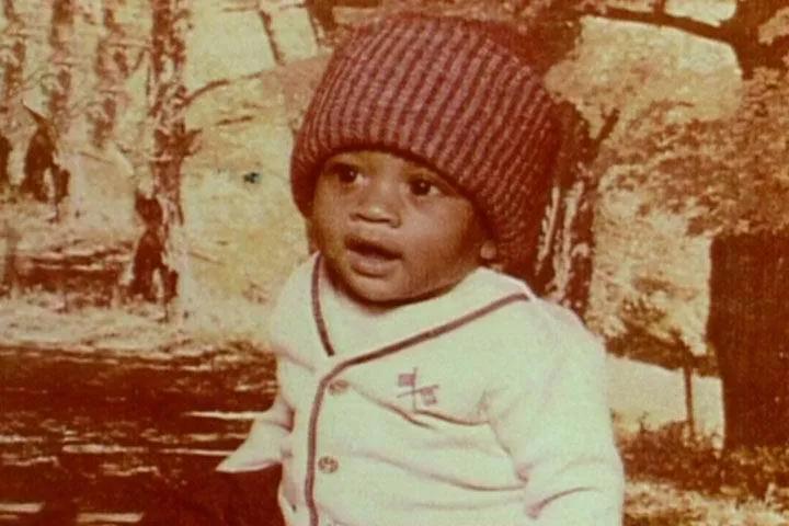 钟小艾的一生简介,阿伦艾弗森纹身视频