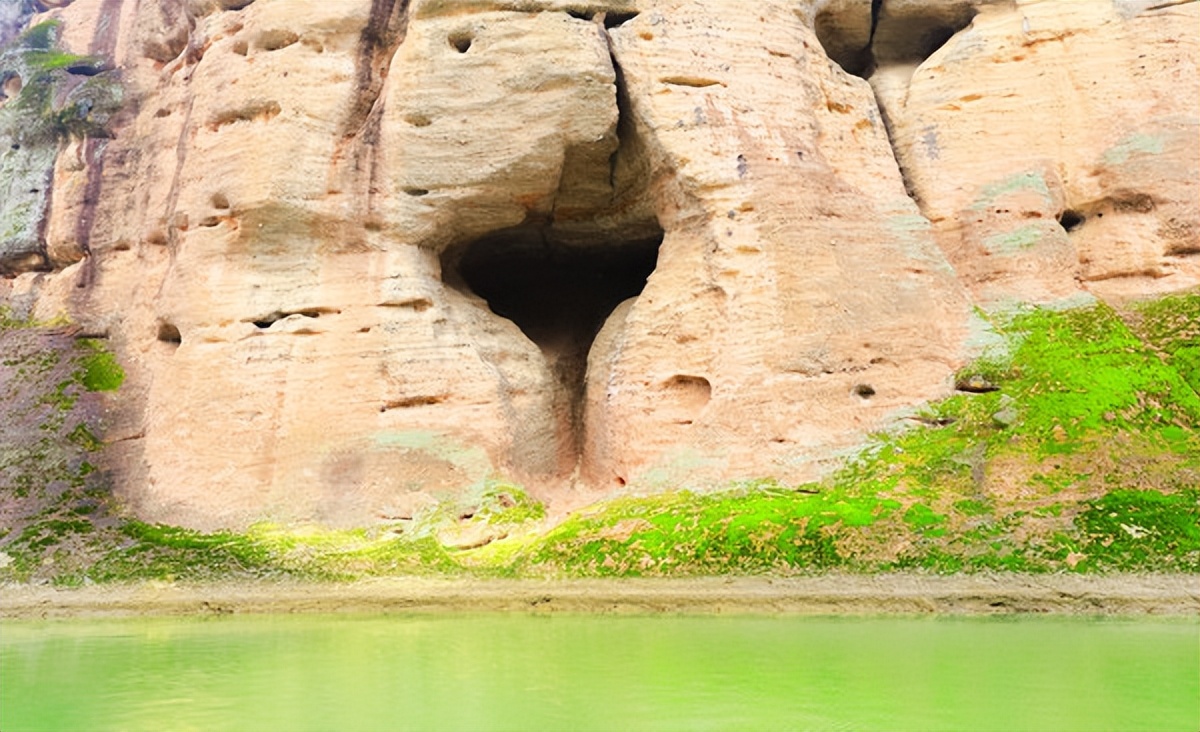 问道龙虎山，观“天下三绝”，“道教第一山”碧水丹霞入画来