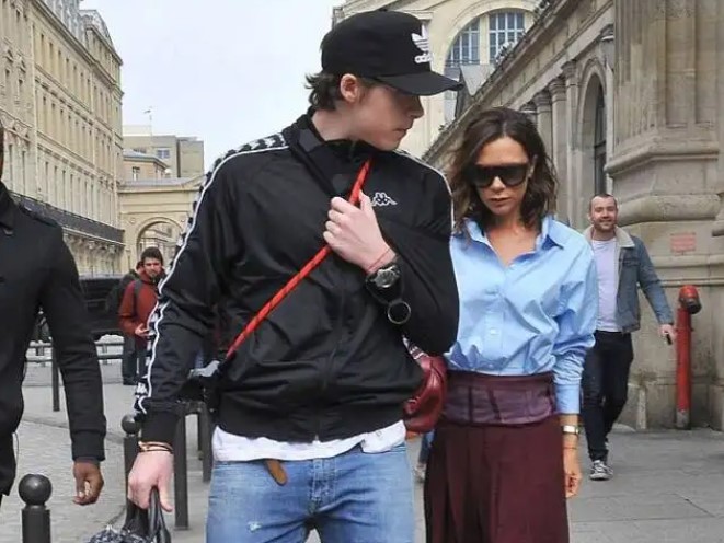 拒绝婆婆提供的婚纱,让老公布鲁克林冠妻姓,妮可拉什么来头?