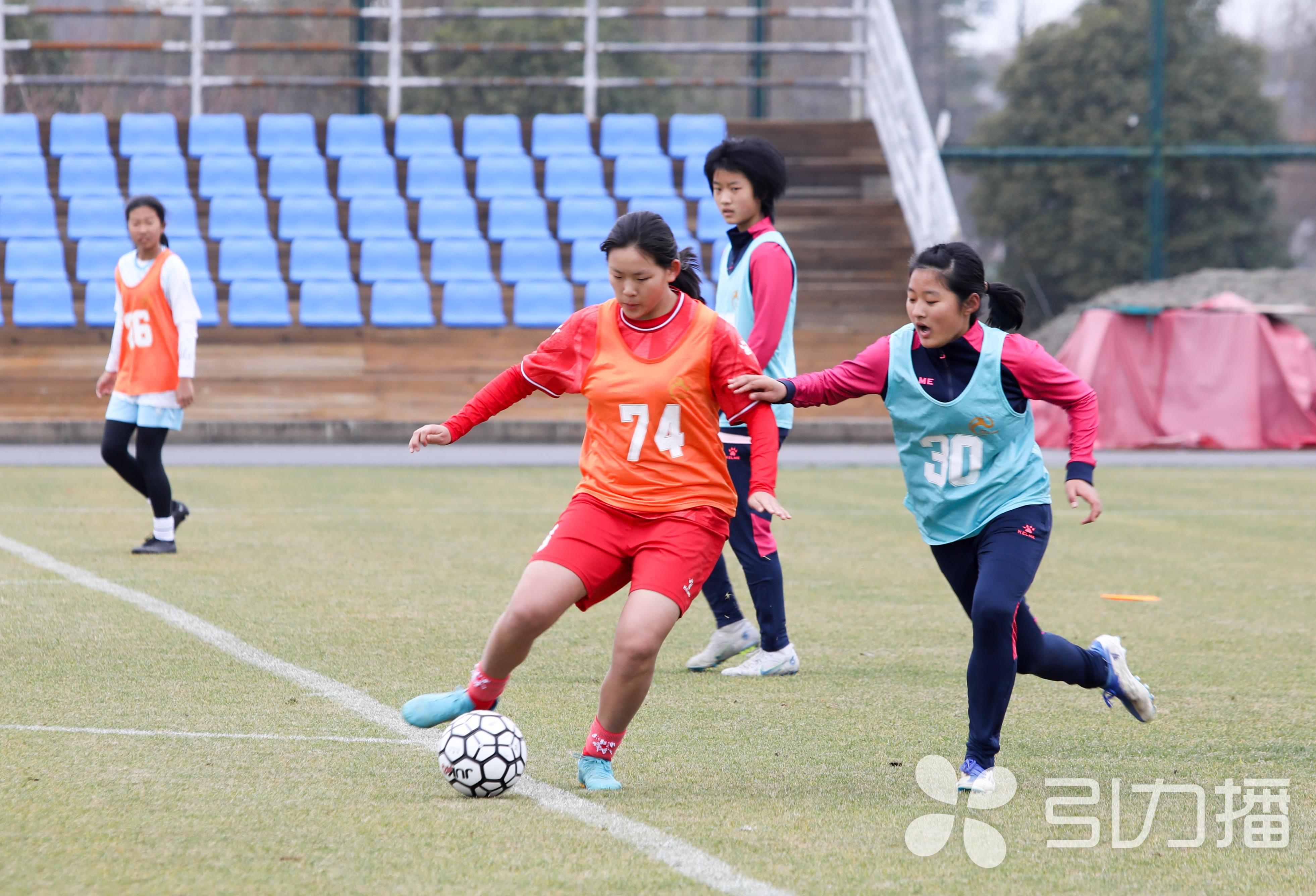 “精英玫瑰”绽放太湖全国足球发展重点城市2010年龄段女足精英球员在苏州深造