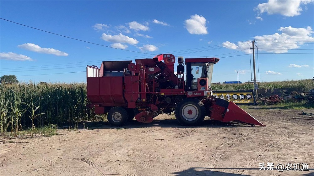 新型勇猛玉米收获机视频,勇猛二行玉米收获机多少一台