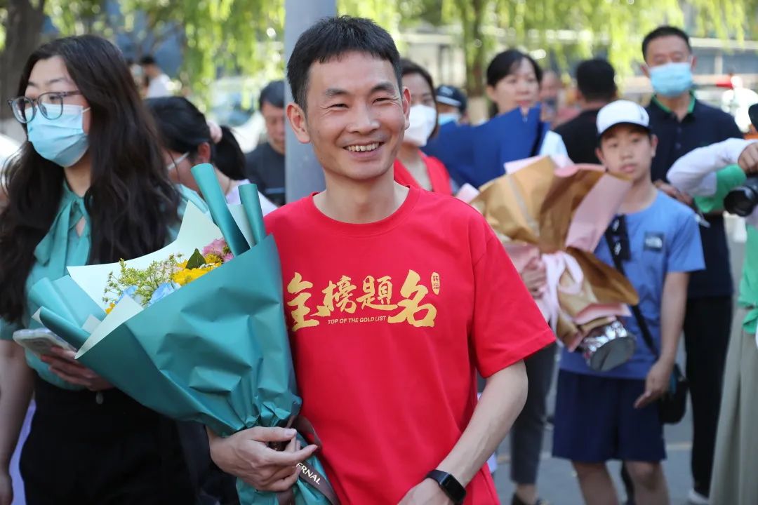 北京市第十八中学高考后“附加题”：康乃馨的归属