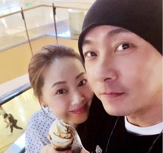 年轻时帅炸天的8位男星，中年后，有人胖快200斤，有人秃成地中海