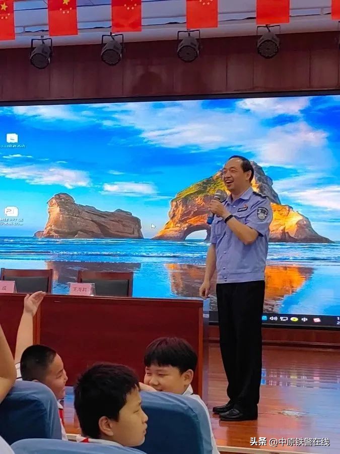 焦作站派出所：夏日炎炎，法制宣传进校园