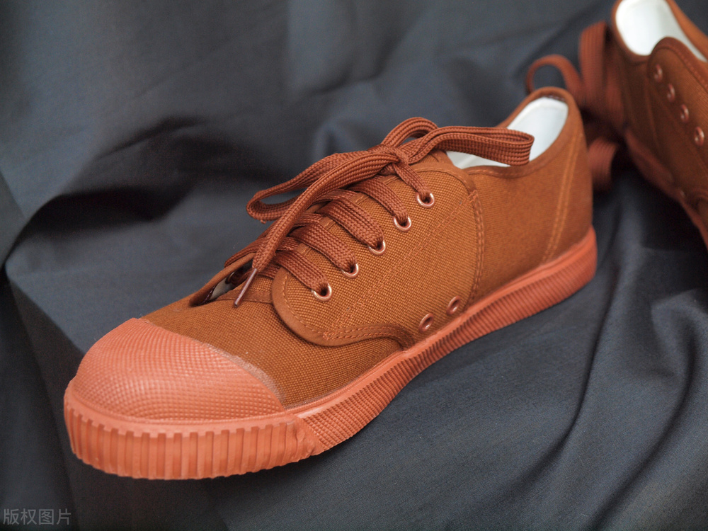 新鞋子太窄了挤脚小妙招,新鞋挤脚的正确方法