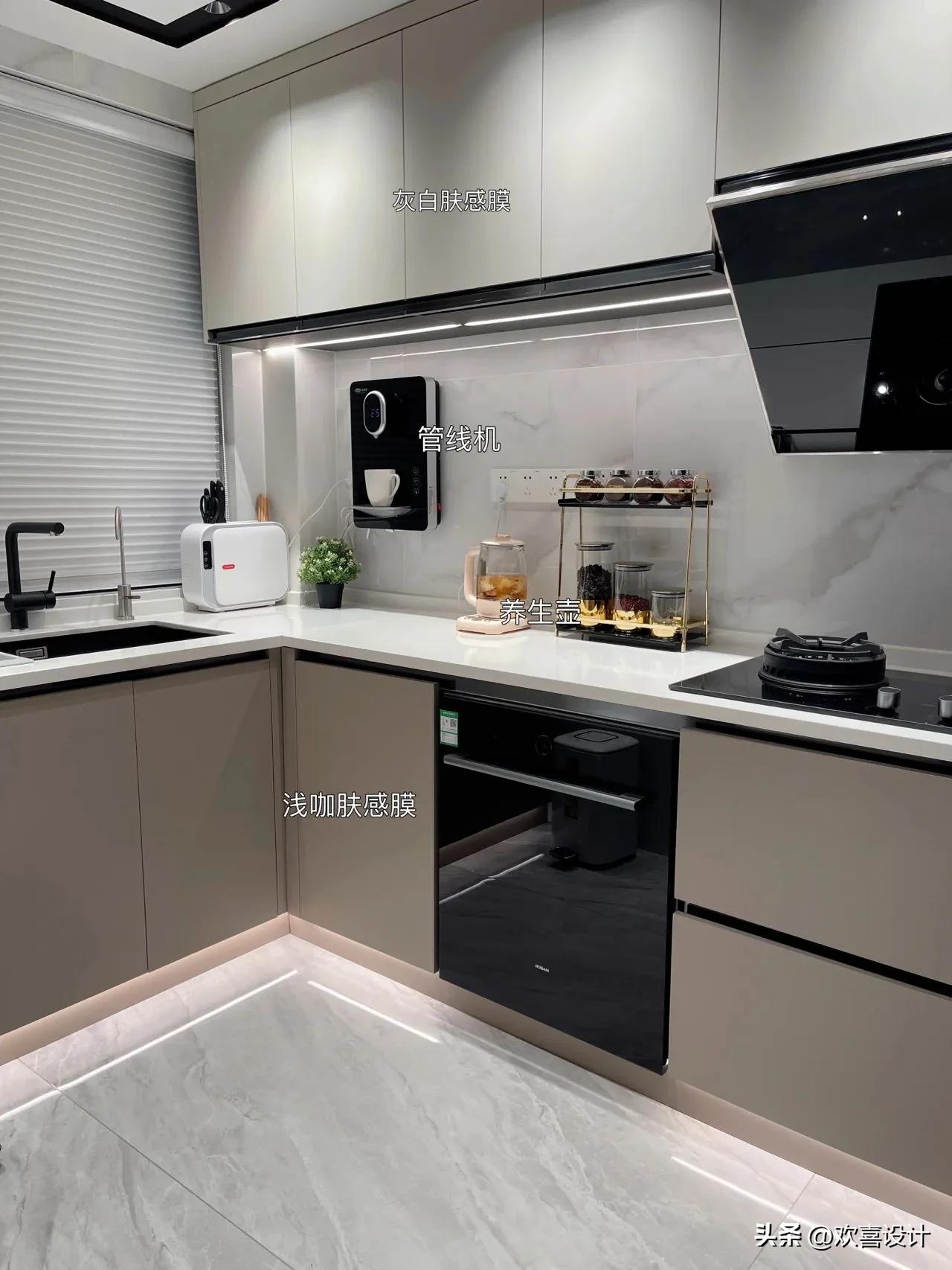 高颜值的厨房瓷砖铺设方案,30公分厨房装修效果图