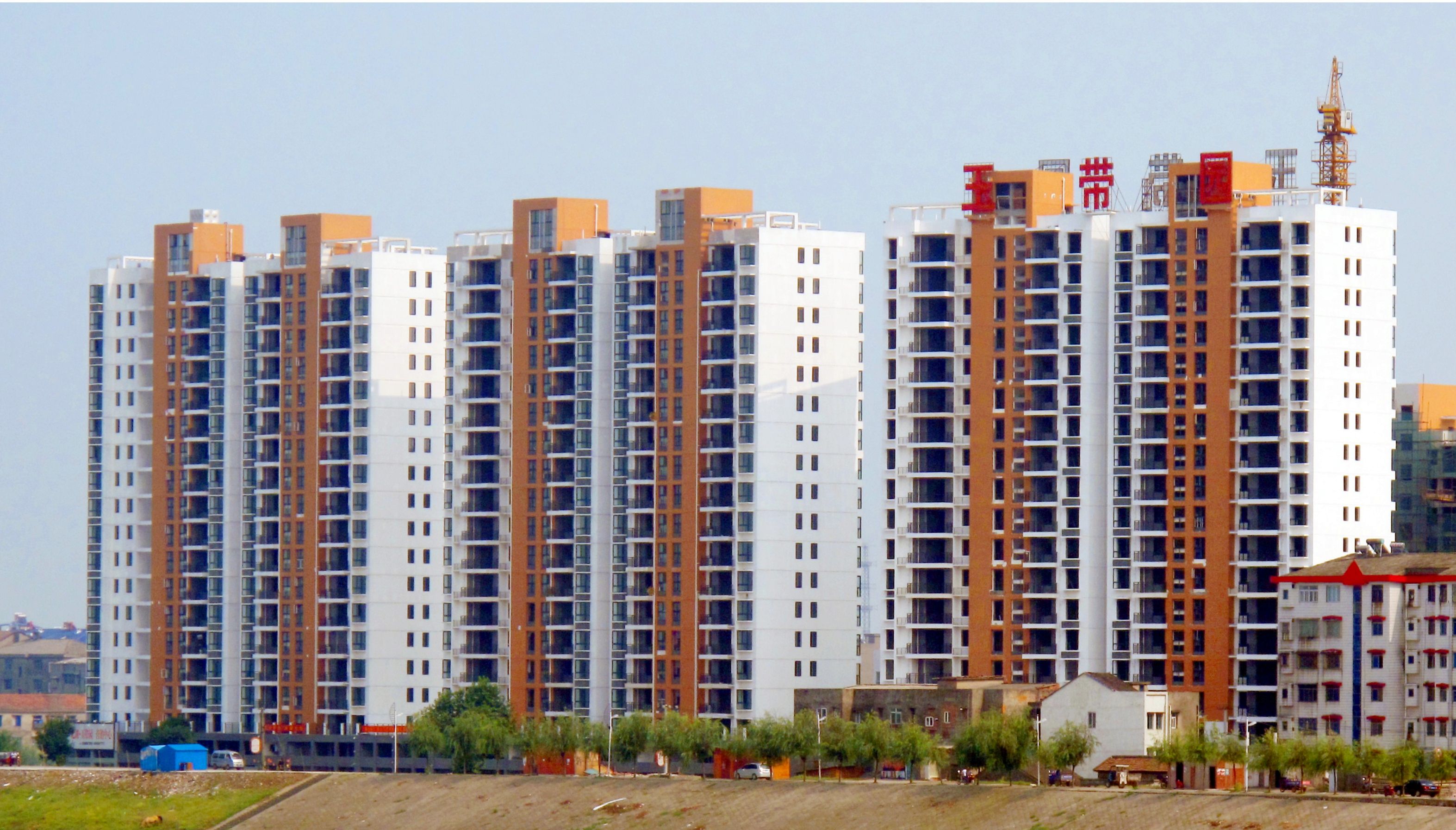 五金店倒闭剩下的货怎么处理,五金店倒闭多的地方还能开吗