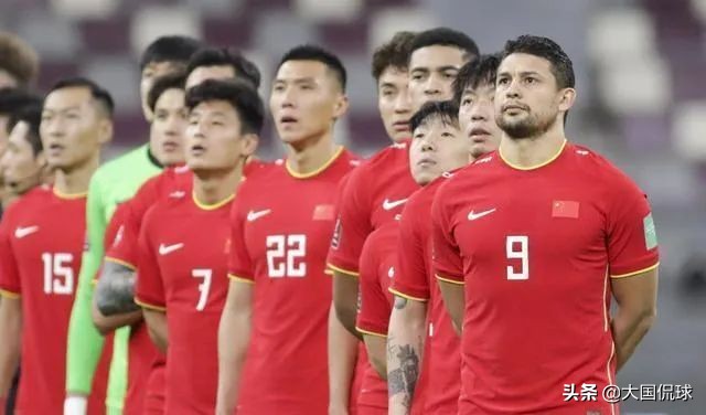 不满降薪糊涂了，有国脚被曝威胁要去东南亚踢球，李璇最新发声