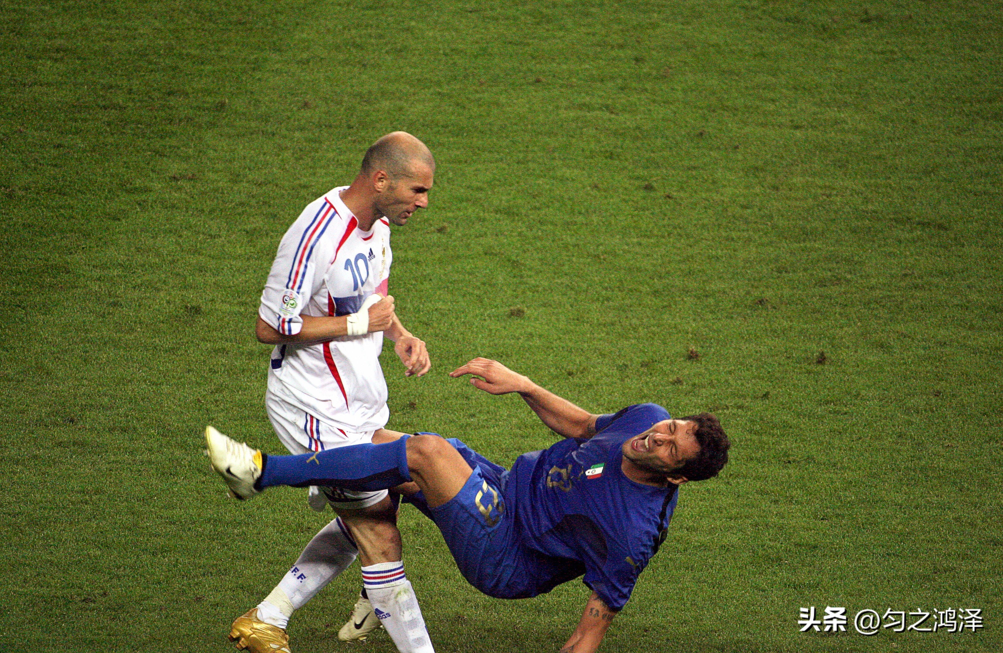 贝利是世界公认的球王,贝利马拉多纳谁是球王