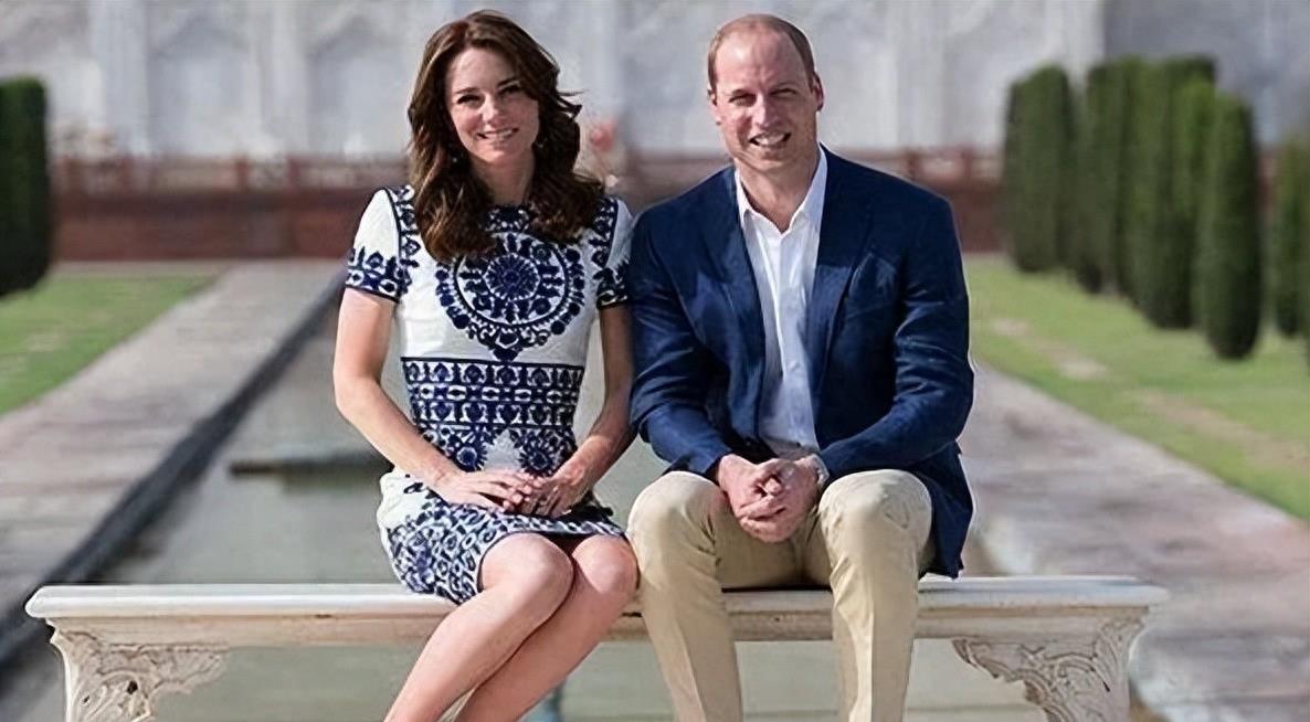 为什么外国坐地铁要靠墙,国外女生坐地铁