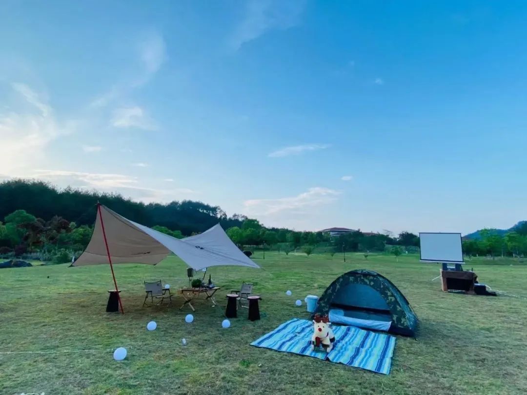 闽山闽水物华新在师生中引热议,户外生活季福州闽越水镇露营