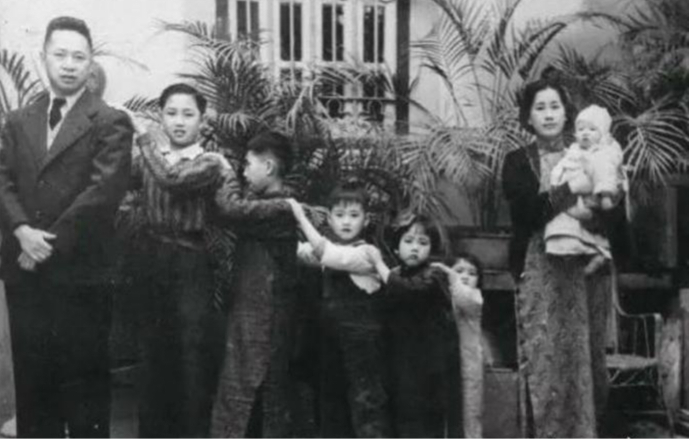 叶挺的两任妻子：原配童养媳离婚后皈依佛门，第二任妻子共赴生死