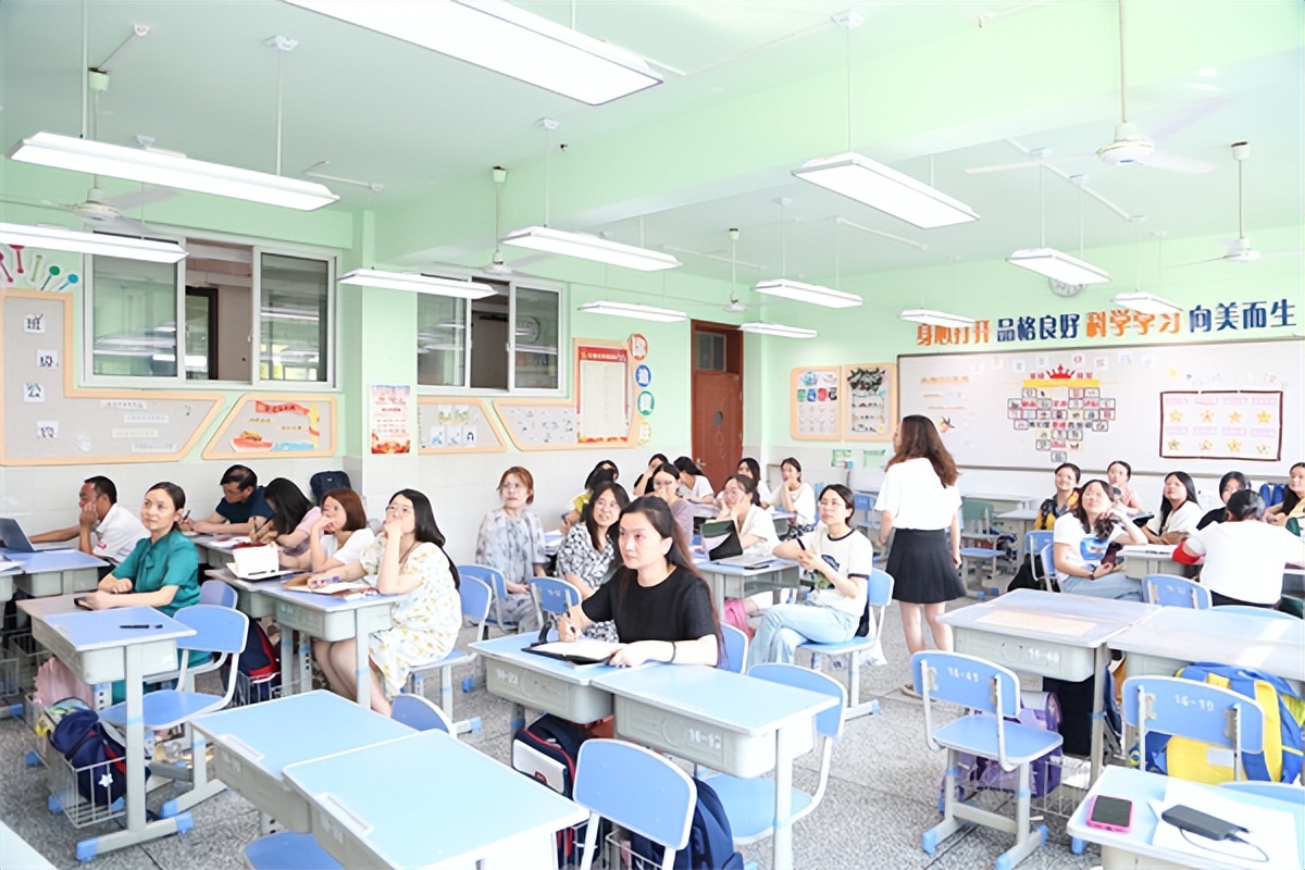 新入职老师感悟分享,对于教师入职指南的认识和体会