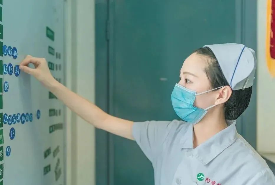 怎样才能考护士资格证,个人报考护士资格证考试的流程