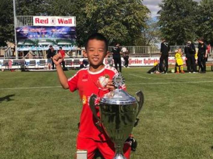 中国18岁小将留洋西班牙,17岁小将留洋西班牙后回国