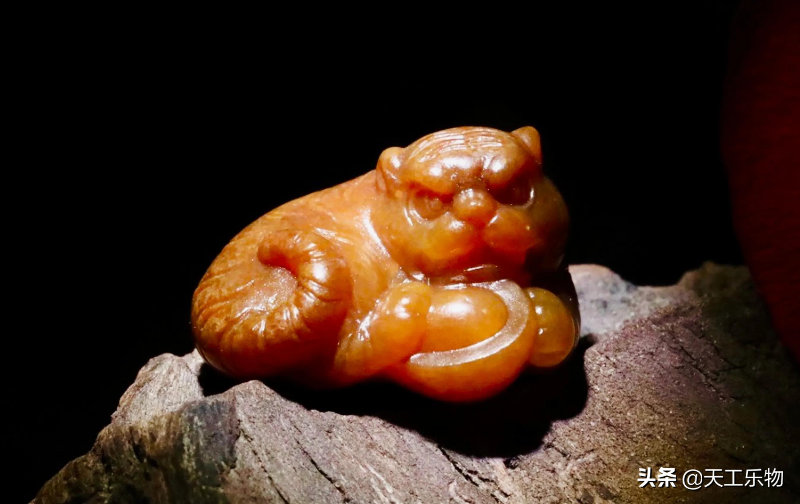 什么样的红皮白肉籽料只卖1000块,红皮籽料和黄沁皮籽料的区别